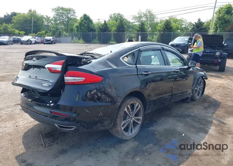 2019 Ford Fusion Titanium z USA, uszkodzony, nr VIN 3FA6P0D92KR247270